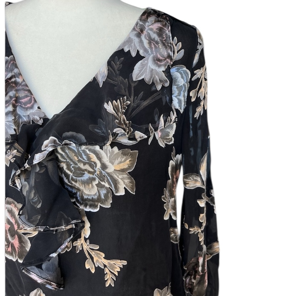 White House Black Market Floral V-Neck Women's Top - Black Long Sleeve Blouse - Picture 5 of 13